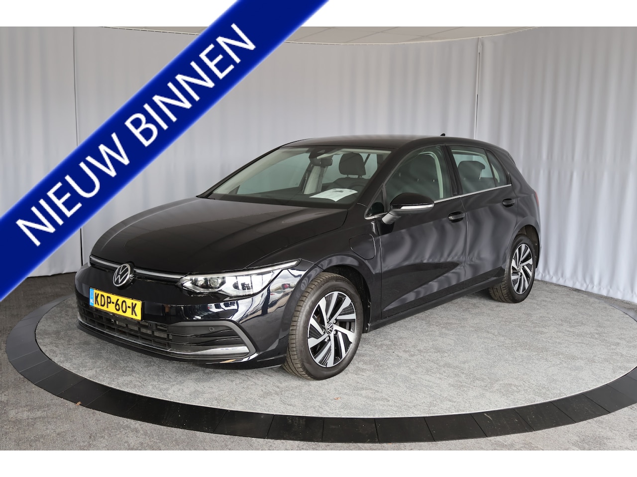 Volkswagen Golf - 1.4 eHybrid Style 1.4 eHybrid Style, Acc, Stoel-stuurverw. IQ light 13000KM!!!! - AutoWereld.nl
