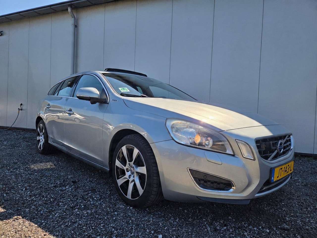 Volvo V60 - 2.4 D6 AWD Plug-In Hybrid Pure Limited VOL OPTIE - AutoWereld.nl