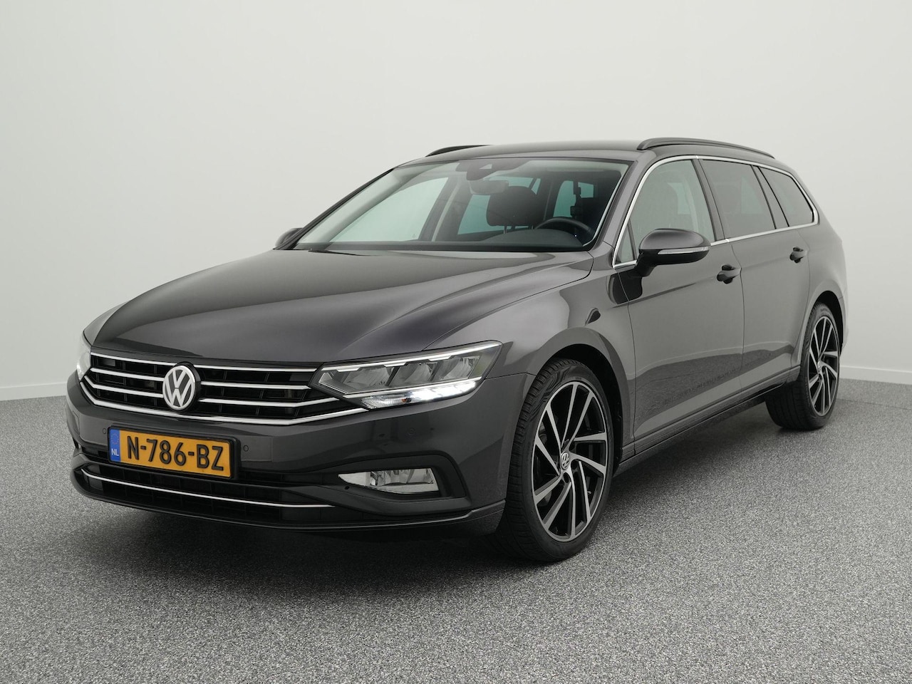 Volkswagen Passat Variant - 1.5 TSI 150 PK DSG Business | LED | Trekhaak | Adaptieve Cruise Control | 19 Inch | - AutoWereld.nl