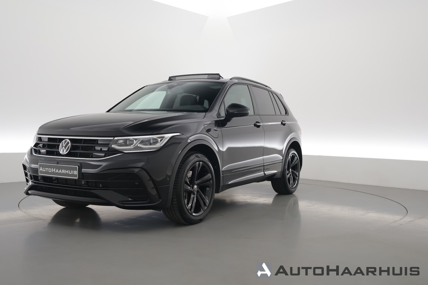 Volkswagen Tiguan - 1.4 TSI eHybrid R-Line Business+ | S/K-dak | Elek. Trekhaak | Dig. Cockpit | Adapt. Cruise - AutoWereld.nl