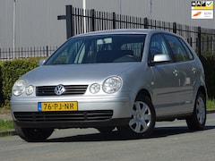 Volkswagen Polo - 1.4-16V Athene AUTOMAAT 5DRS NAP/AC/CRUISE
