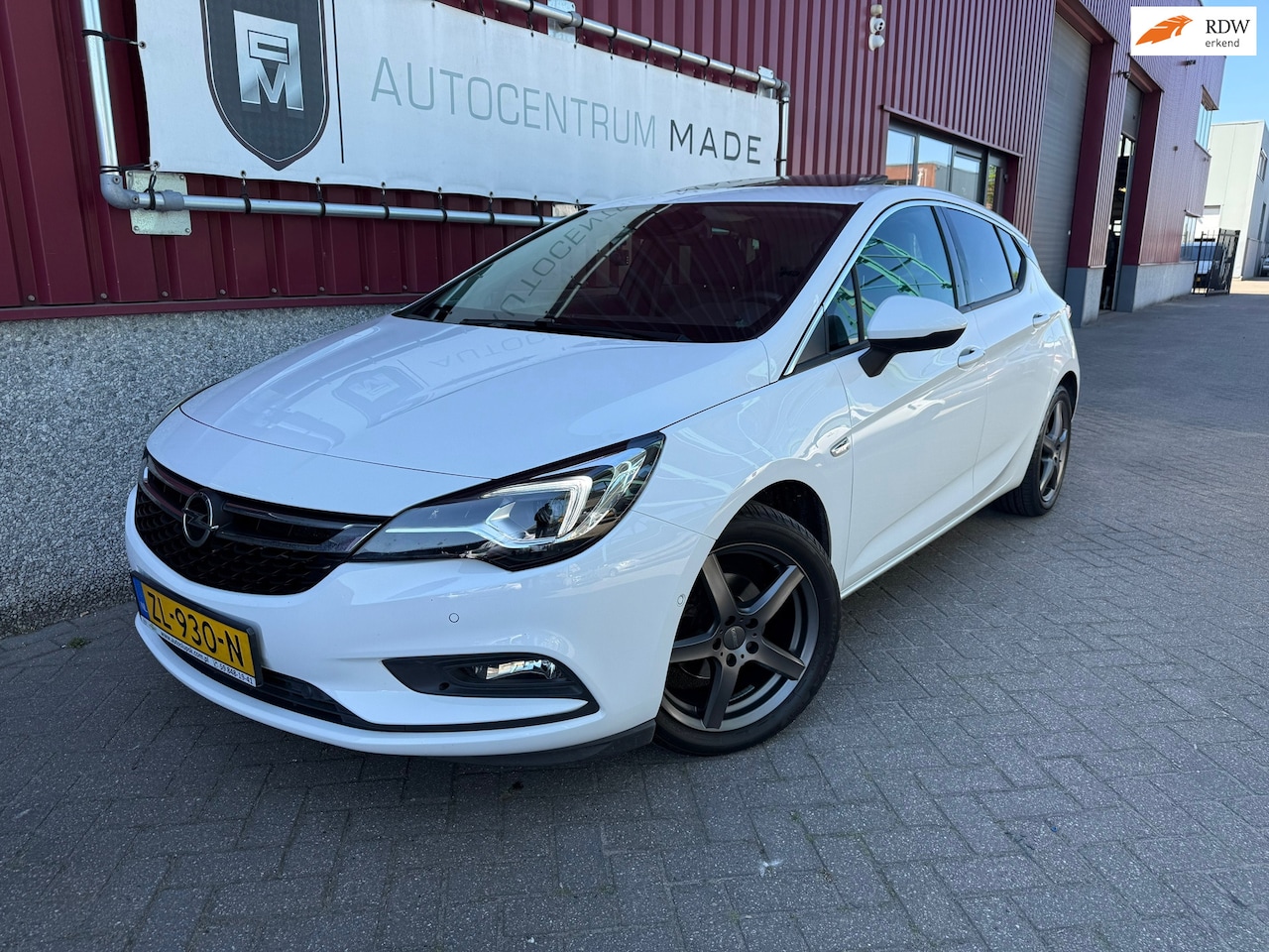 Opel Astra - 1.4 Turbo Innovation // Automaat // 150PK // Leer // Schuif.dak // Stoelkoeling // - AutoWereld.nl