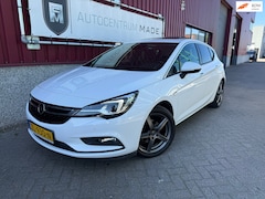 Opel Astra - 1.4 Turbo Innovation // Automaat // 150PK // Leer // Schuif.dak // Stoelkoeling //