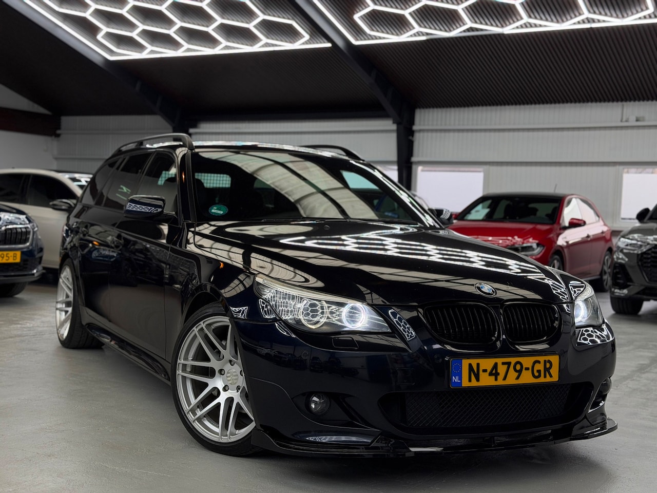 BMW 5-serie Touring - 523i M-Pakket Facelift High Executive - AutoWereld.nl