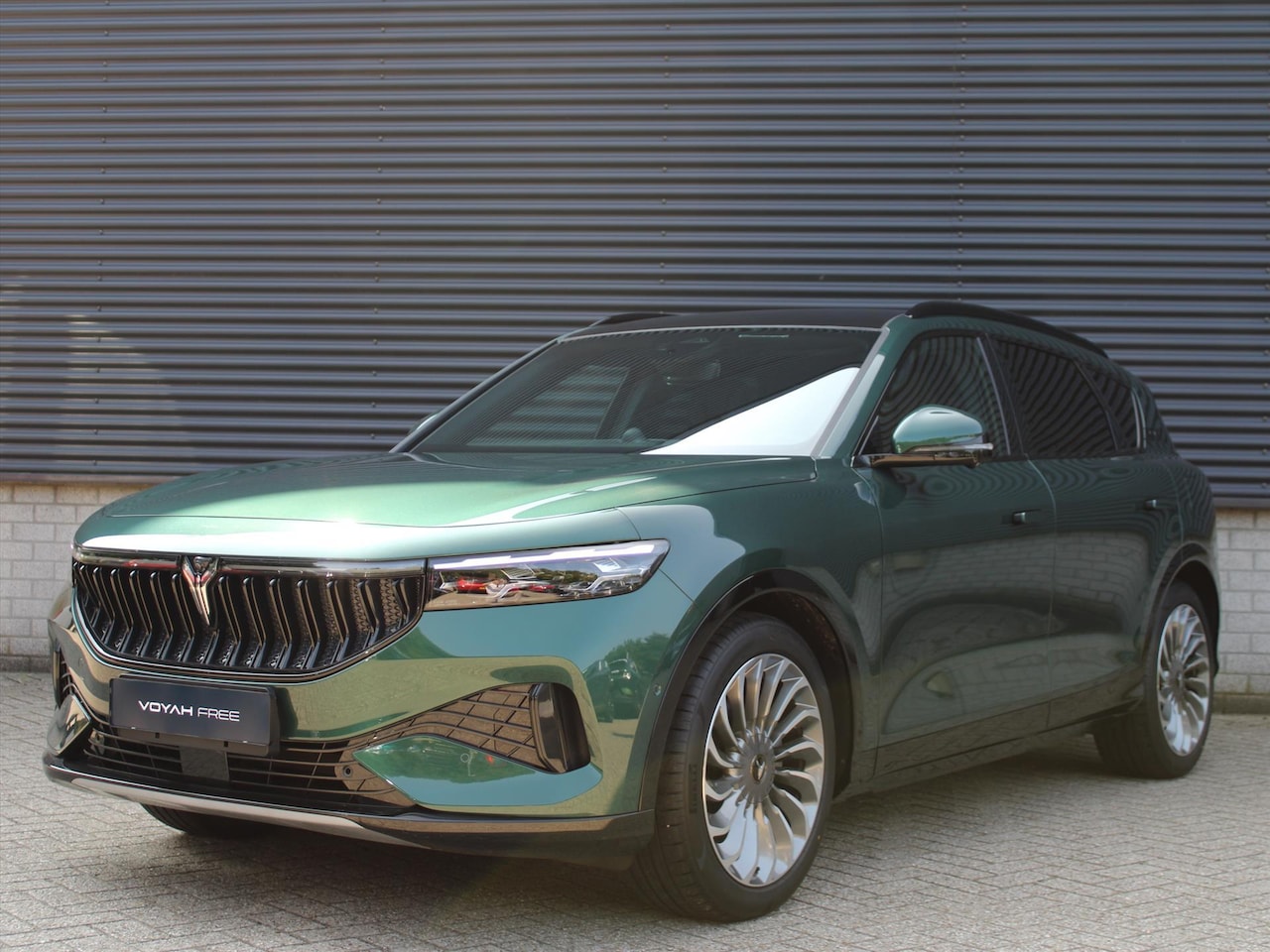 Voyah Free - BEV 106 KWH Flagship Edition 4WD | Navigatie | Luchtvering | Lederen bekleding met stoelve - AutoWereld.nl