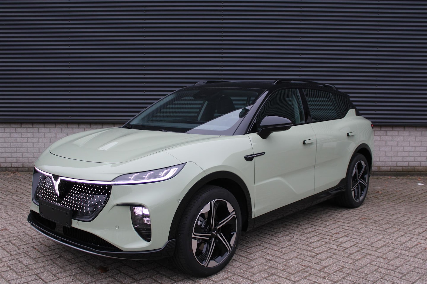 Voyah Courage - 80kWh 292pk 2WD Aut Business Edition - AutoWereld.nl