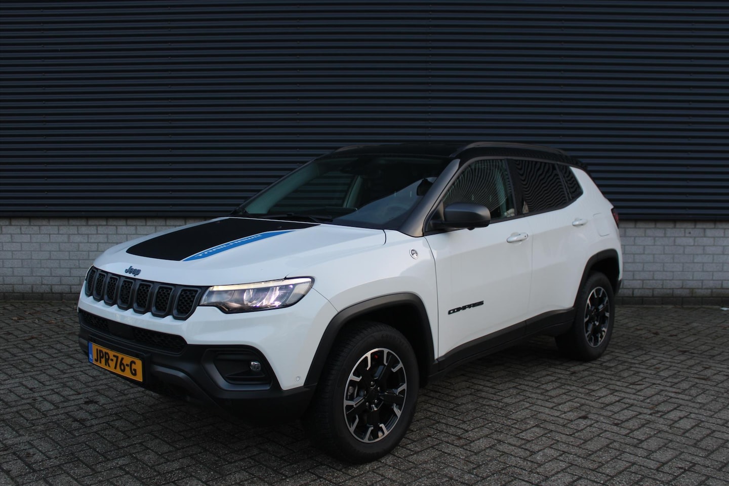 Jeep Compass - Trailhawk 4XE 240pk PHEV I Automaat I Adaptive Cruise Control I Camera I Stoelverwarming I - AutoWereld.nl