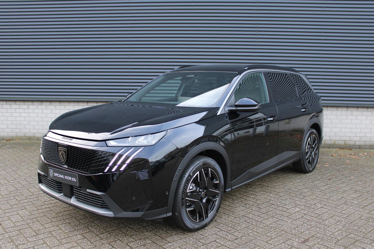 Peugeot 5008 - 1.2 Hybrid 145 pk Automaat Allure I DEMO DEAL I 360 Camera I 7-Persoons I Climate Control - AutoWereld.nl