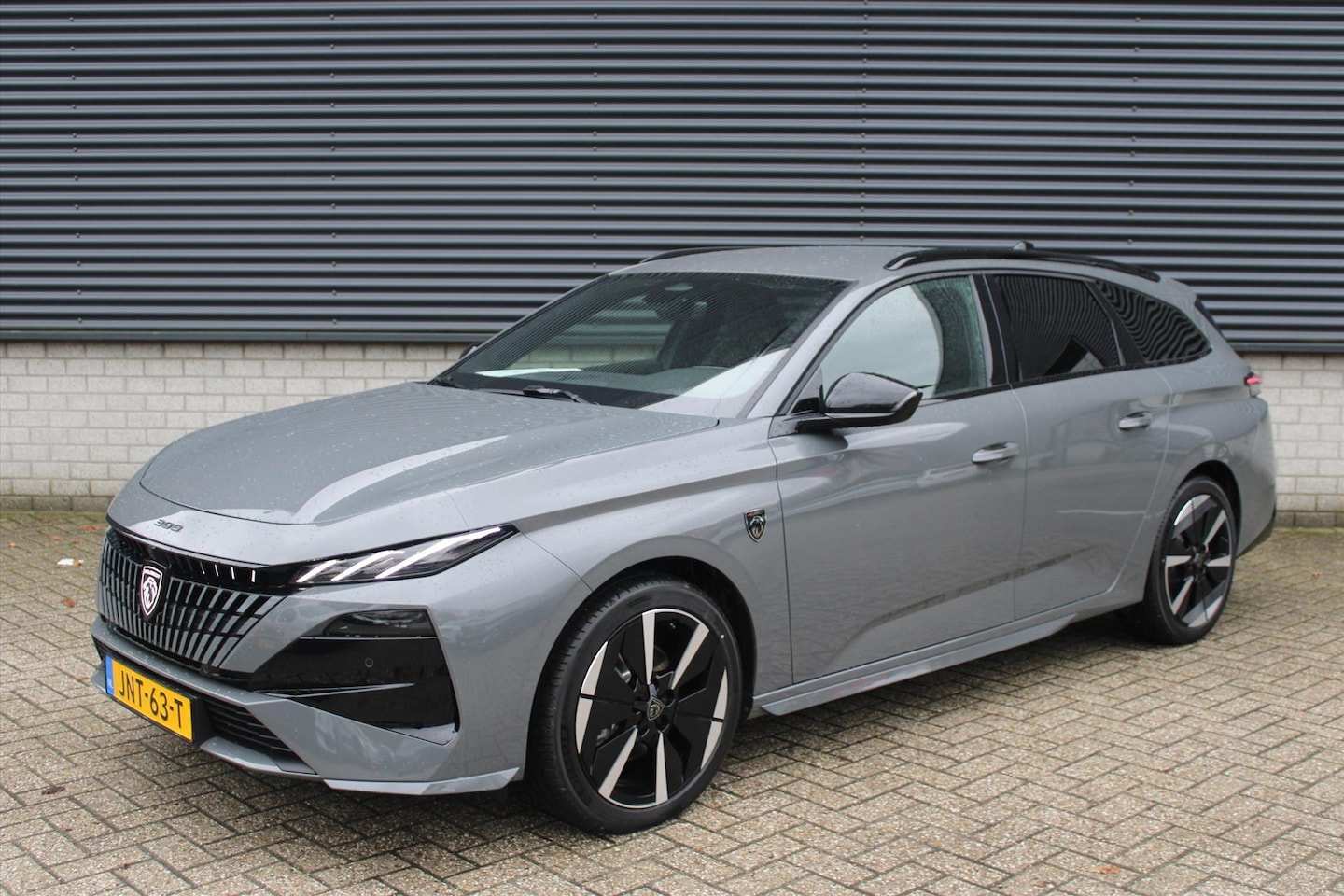 Peugeot e-308 SW - EV 54kWh 156pk GT | Alcantara | 360 graden camera | stoel verwarming | adpative cruise con - AutoWereld.nl