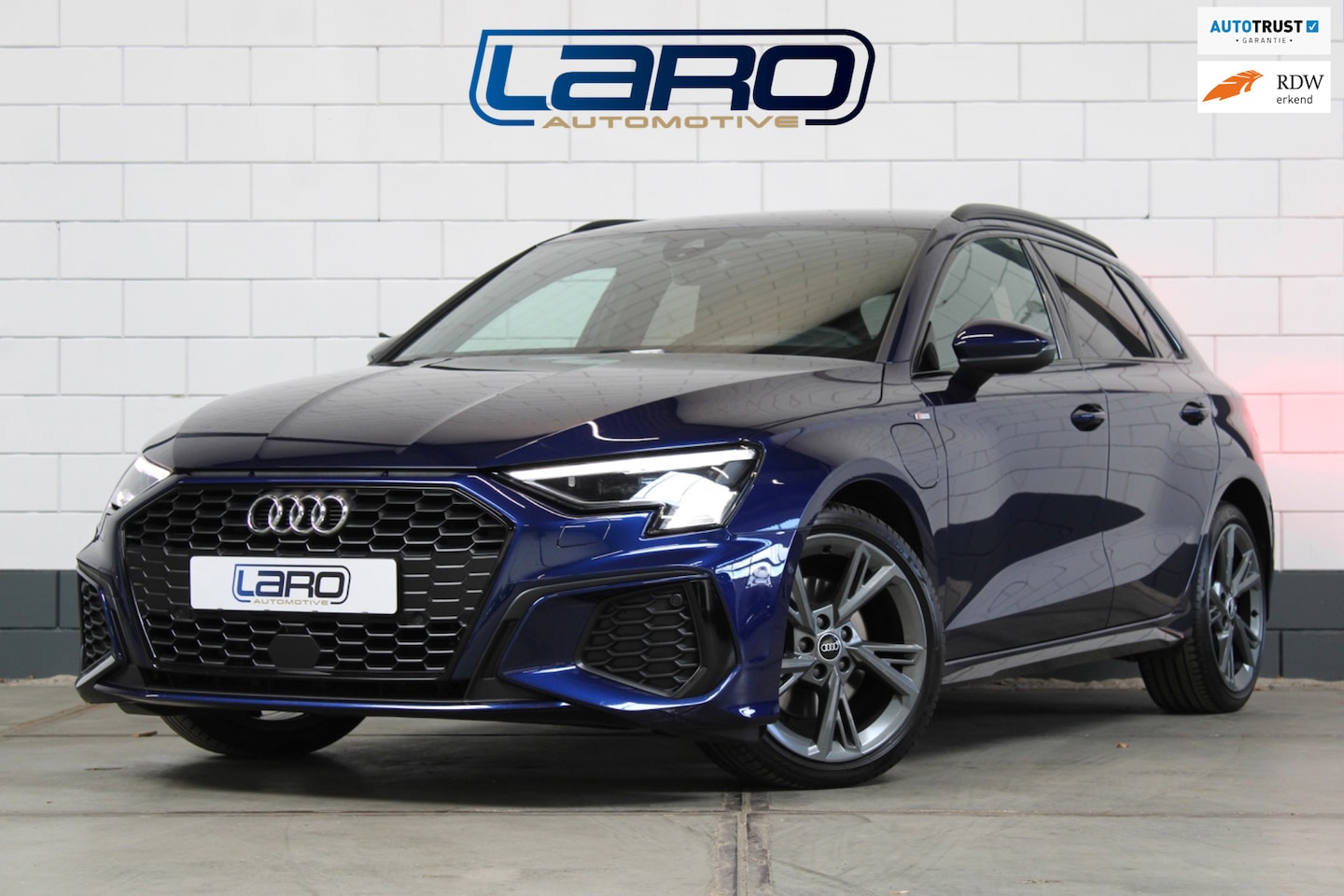 Audi A3 Sportback - 40 TFSI e S-Line | Matrix Sfeer HuD CarPlay ACC Keyless Elek. klep Black optic - AutoWereld.nl