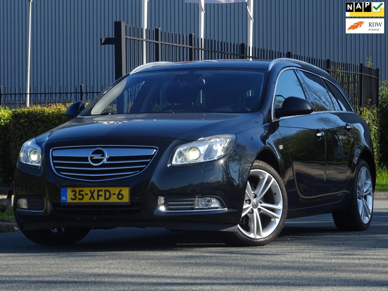Opel Insignia Sports Tourer - 1.4 Turbo EcoFLEX NAP/NAVI/PDC - AutoWereld.nl