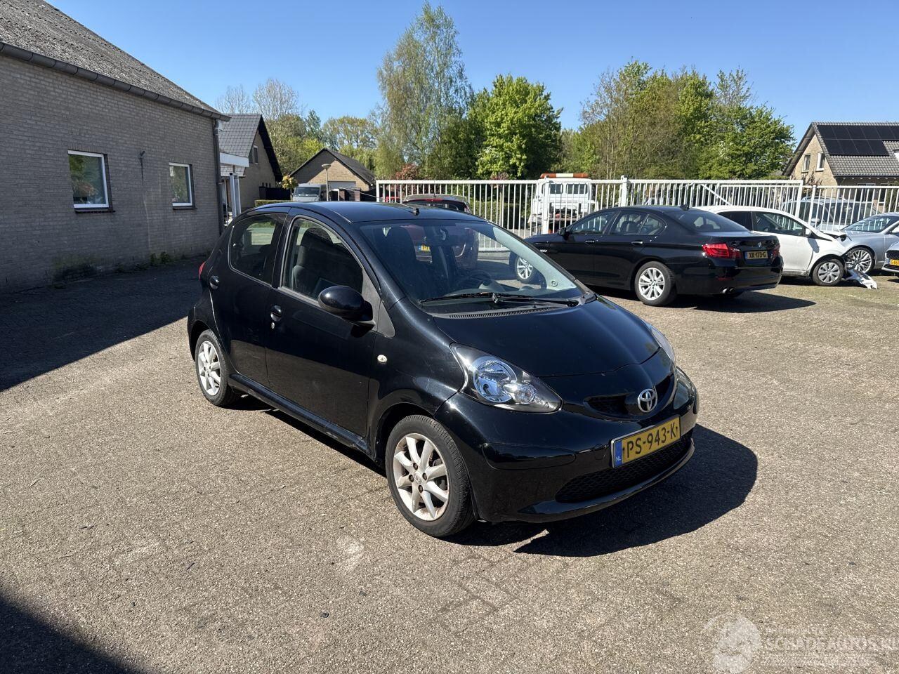 Toyota Aygo - 1.0-12V - AutoWereld.nl