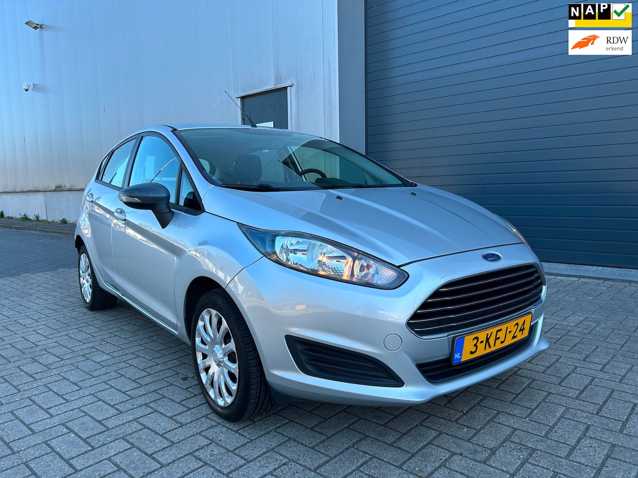 Ford Fiesta - 1.0i Champion AIRCO 5DRS NAP 2013 - AutoWereld.nl