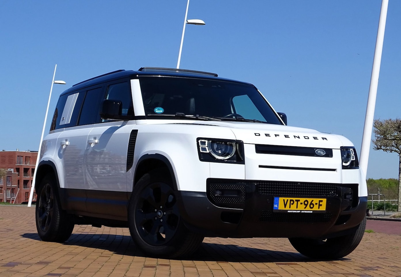 Land Rover Defender 110 - 3.0 D250 MHEV Pano Gr.Kent 79794km! - AutoWereld.nl