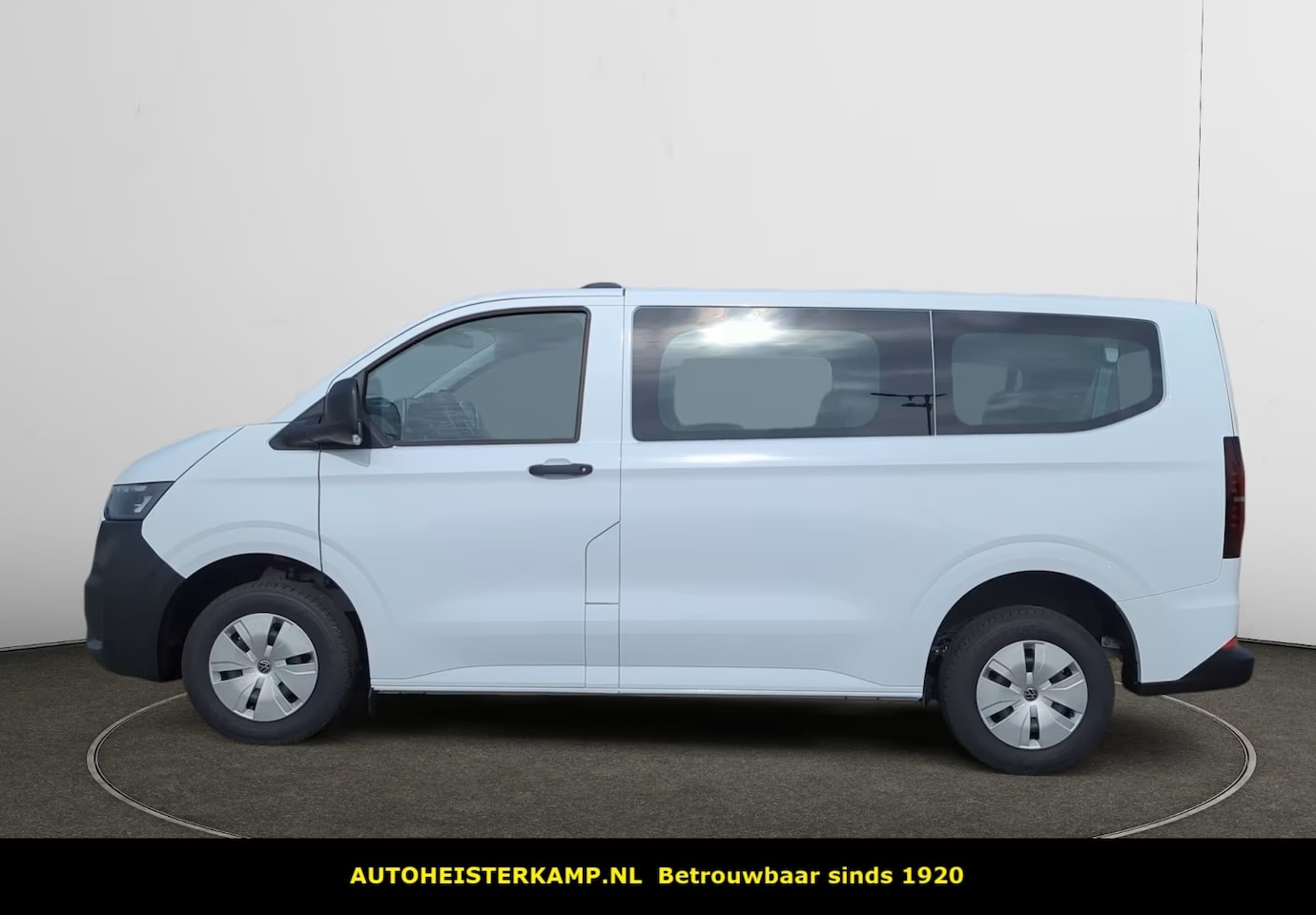 Volkswagen e-Transporter Caravelle - L1H1 64 kWh 218 PK 9 zitter 51.500 inclusief BTW - AutoWereld.nl