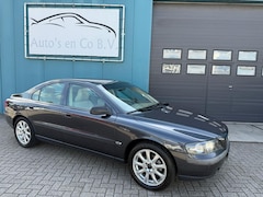 Volvo S60 - 2.4 Edition Automaat Airco Cruise YOUNGTIMER 17" Afn trekhaak NL Auto NAP Zeer nette staat