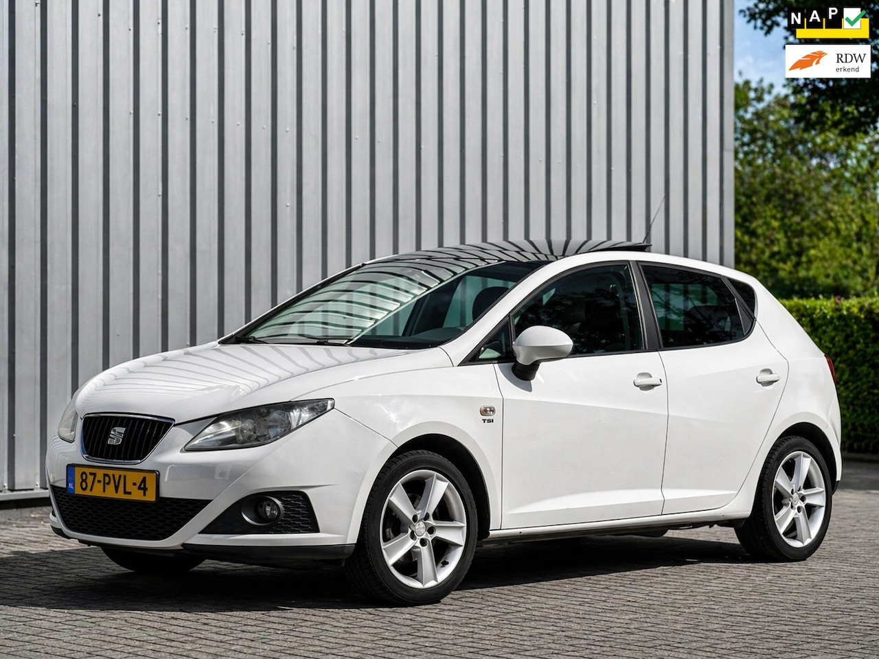 SEAT Ibiza - 1.2 TSI Sport / Schuifdak / Clima + Cruise - AutoWereld.nl