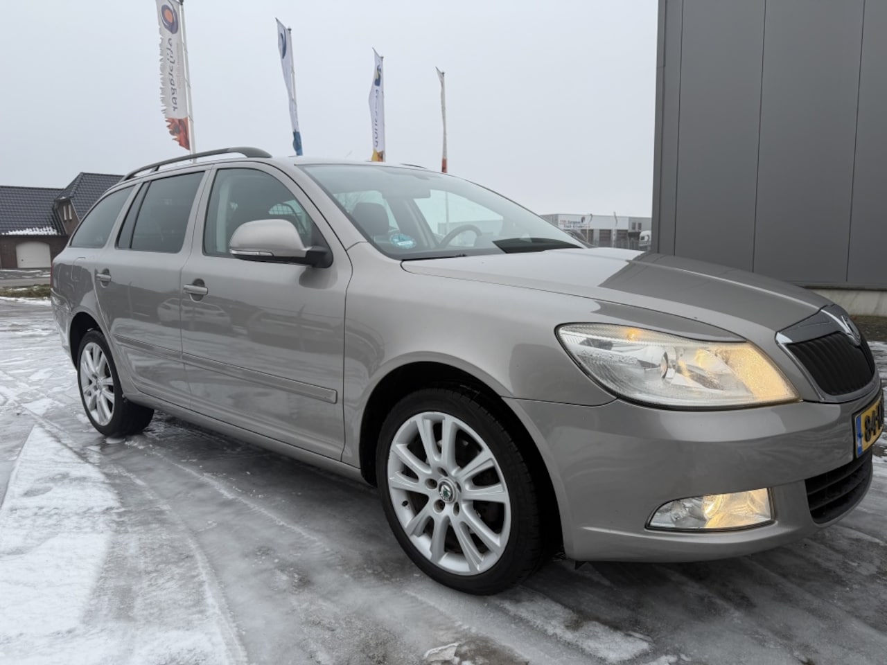 Skoda Octavia Combi - 1.8 TSI 161 pk Ambition Bns Airco Sportvelgen - AutoWereld.nl