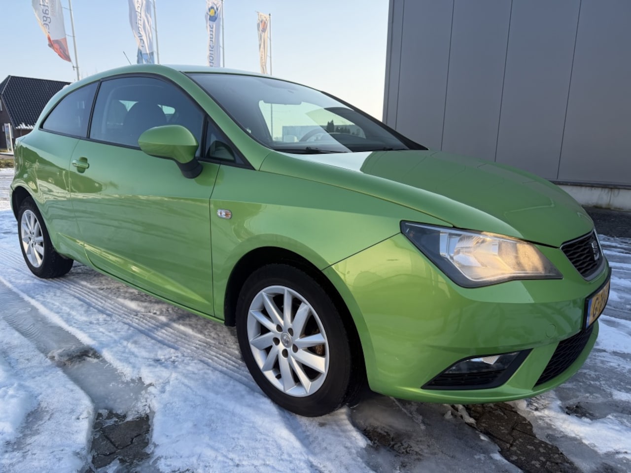 SEAT Ibiza SC - 1.4 COPA Plus Airco Navigatie Sportvelgen - AutoWereld.nl