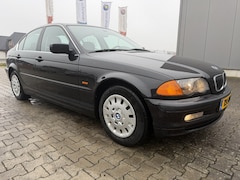 BMW 3-serie - 320i Executive Airco Automaat slechts 172.639 km nap. APK: Nieu