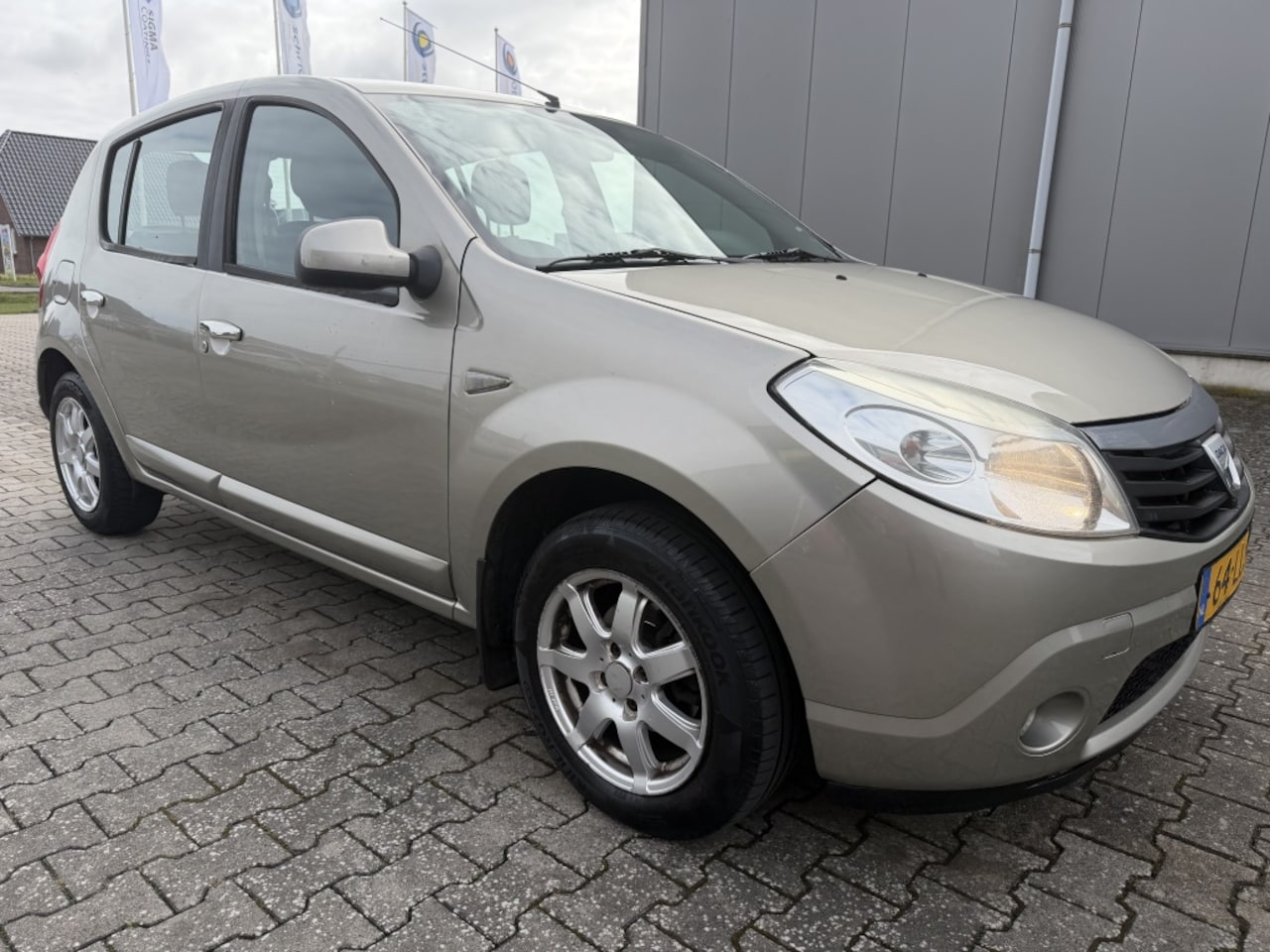 Dacia Sandero - 1.4 Lauréate LPG 1.4 Lauréate LPG - AutoWereld.nl