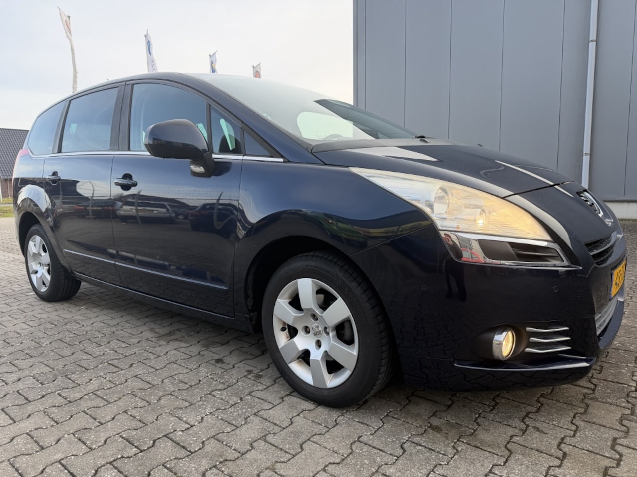 Peugeot 5008 - 1.6 VTi 7-Persoons Airco Navigatie Apk: 3-2027 - AutoWereld.nl