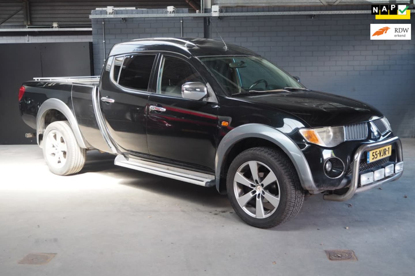Mitsubishi L 200 - 2.5 DI-D Double Cab Intense 2.5 DI-D Double Cab Intense - AutoWereld.nl