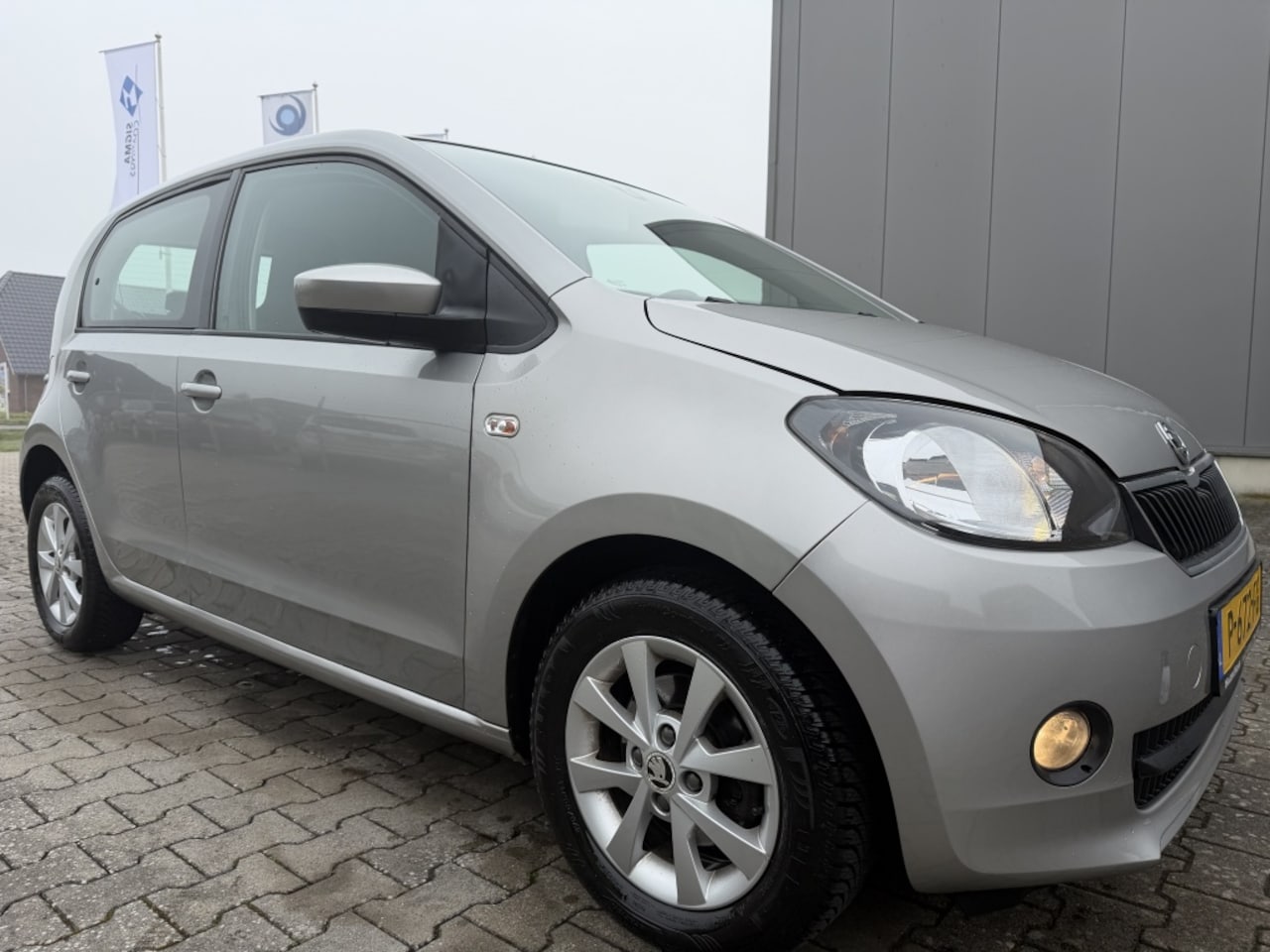 Skoda Citigo - 1.0 5 Deurs Navigatie Airco Apk feb 2027 - AutoWereld.nl