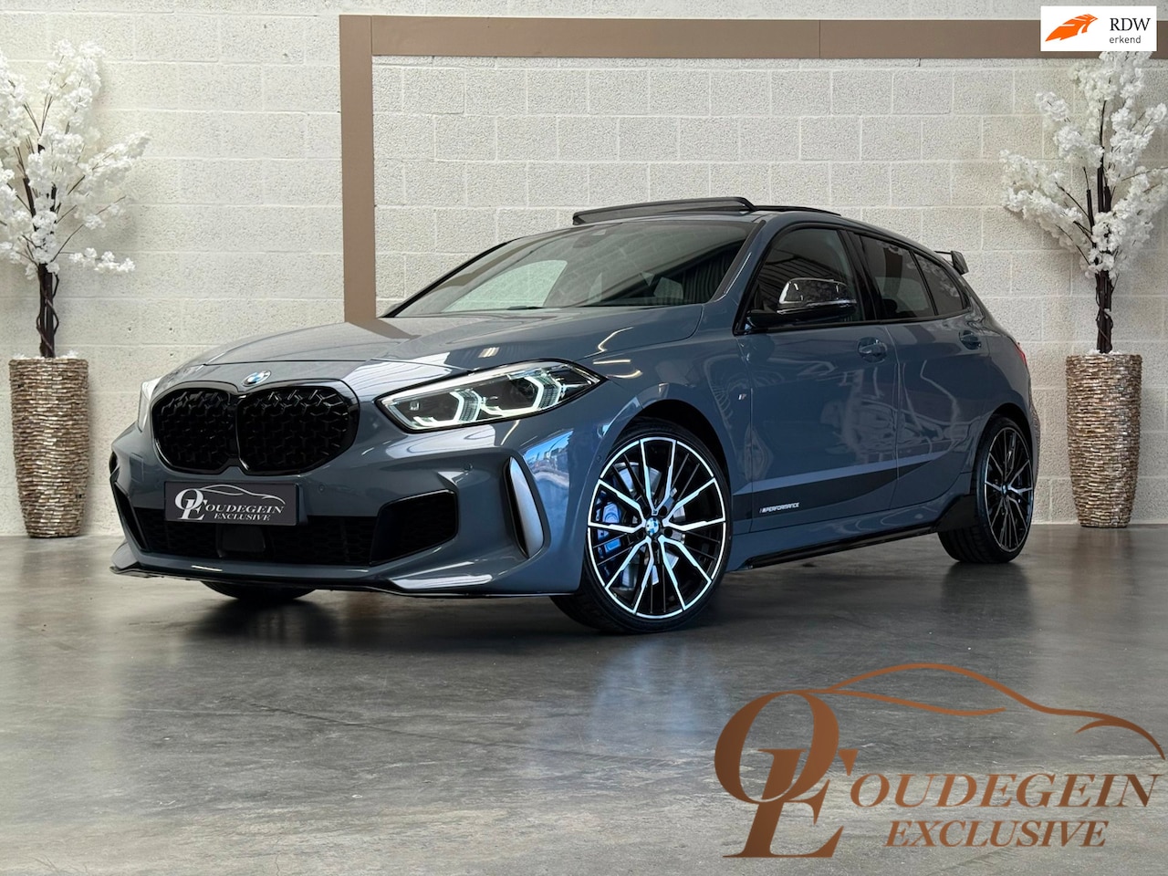 BMW 1-serie - M135i xDrive High Executive Edition / Performance / Forged Carbon / Head-Up / Pano / Carpl - AutoWereld.nl