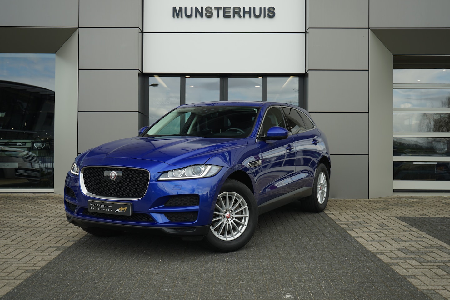 Jaguar F-Pace - 2.0t AWD Pure | Verwarmde voorstoelen | - AutoWereld.nl