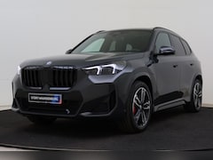 BMW X1 - xDrive25e M Sport Automaat / Panoramadak / Trekhaak / Sportstoelen / M Adaptief onderstel