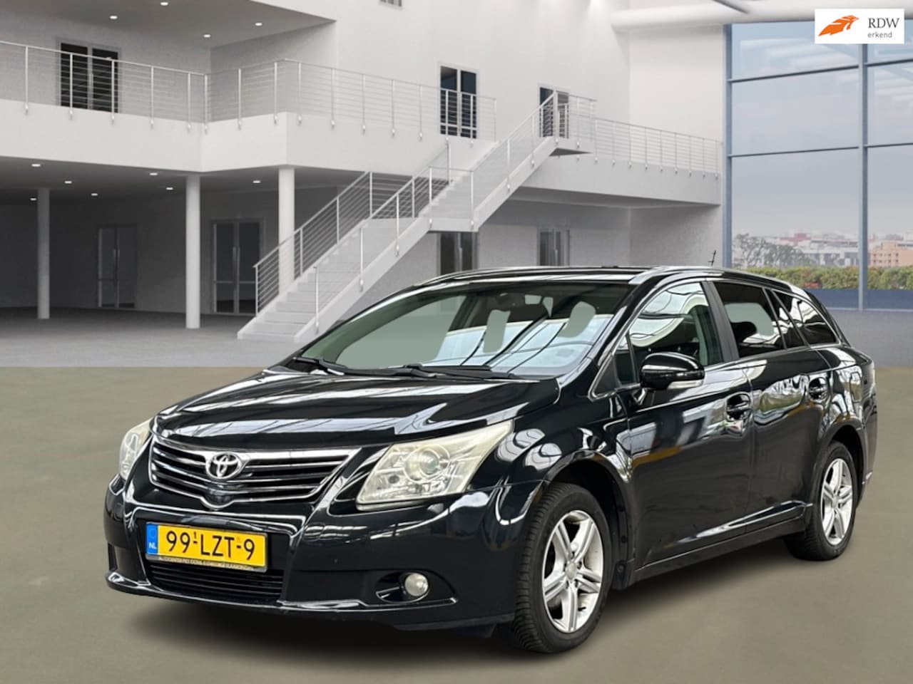 Toyota Avensis Wagon - 2.0 VVTi Business AUT NAVI PSENSOR TREKHAAK 2 X SLEUTELS - AutoWereld.nl