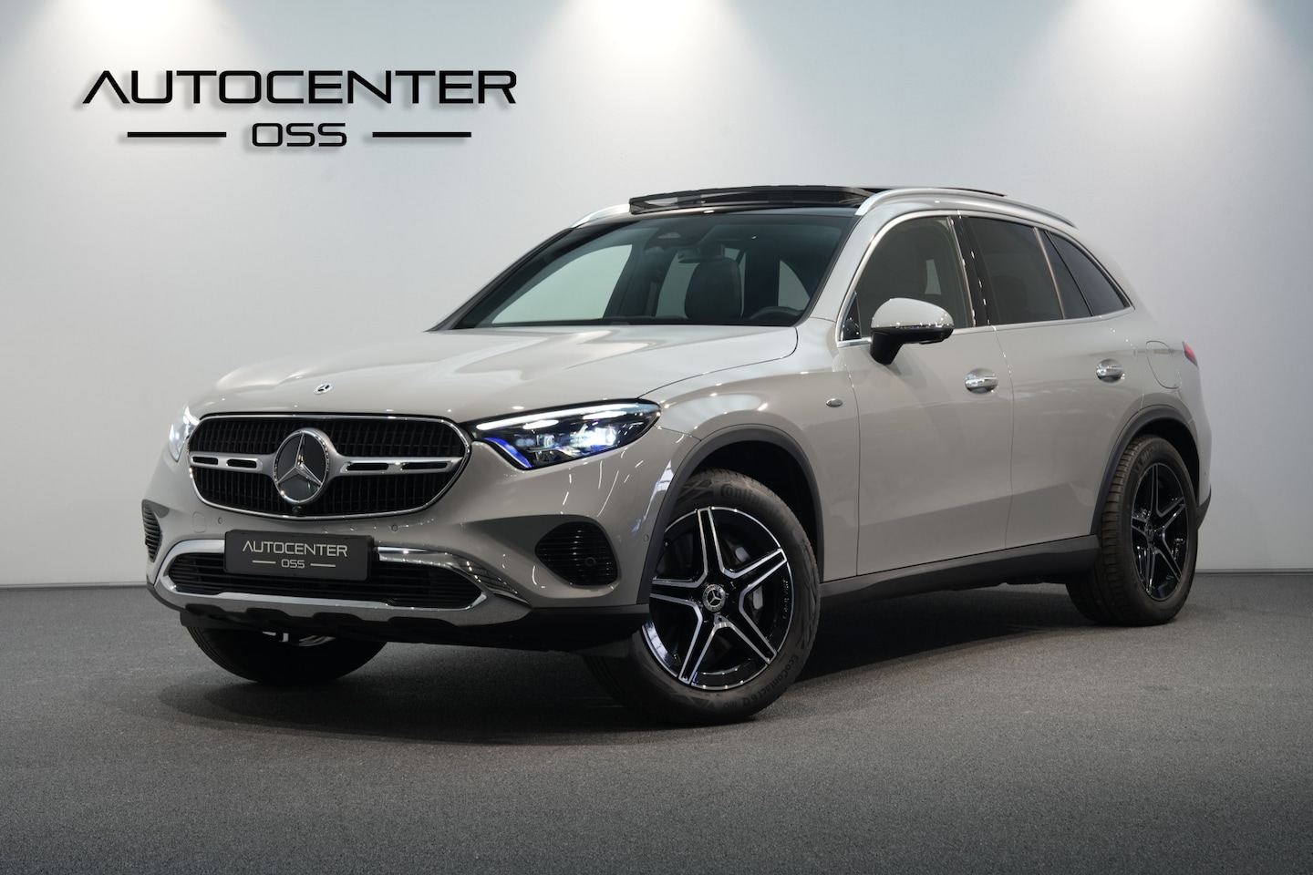 Mercedes-Benz GLC-klasse - 300e 4MATIC Premium+ ✅ AMG ✅ KOELING ✅ TREKHAAK ✅ PANO ✅ LEDER  ✅ HEAD-UP ✅ 360 CAM - AutoWereld.nl