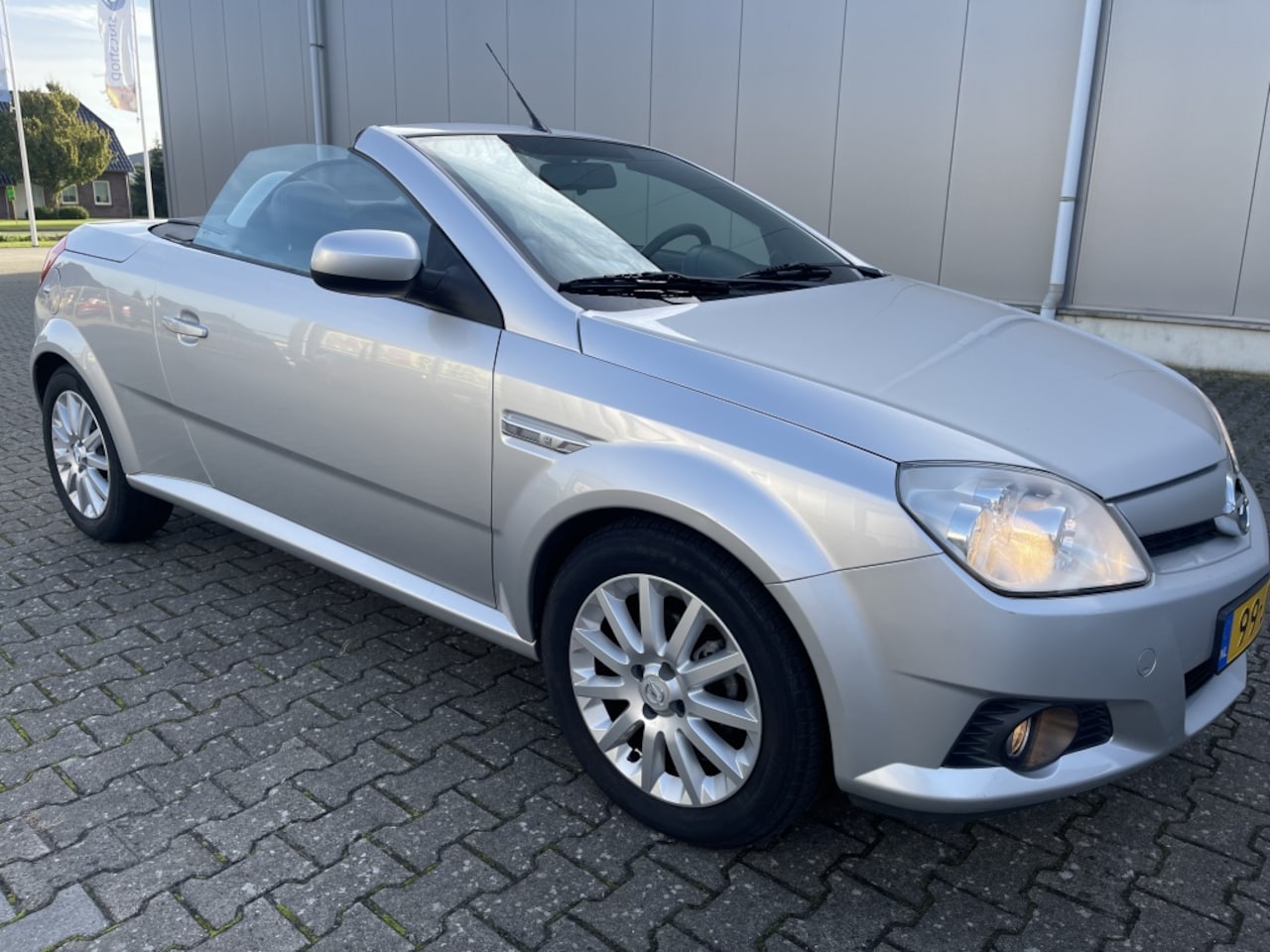 Opel Tigra TwinTop - 1.4-16V Cosmo airco Super Mooi - AutoWereld.nl