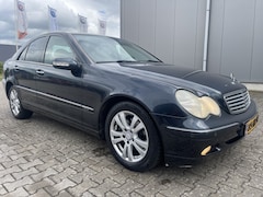Mercedes-Benz C-klasse - 180 K. AUTOMAAT AIRCO NAVI APK: Nieuw bij aflevering