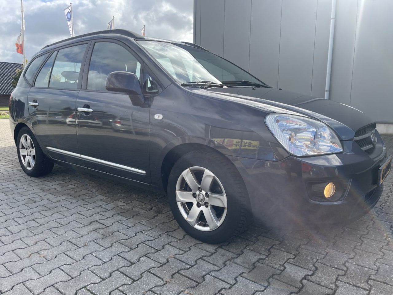 Kia Carens - 2.0 CVVT X-ecutive 2.0 CVVT X-ecutive - AutoWereld.nl