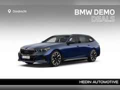 BMW 5-serie Touring - 530e M-Sport Pro | 21" | Pano | Harman Kardon | Trekhaak | Driving Assistant Plus | Nu 75.
