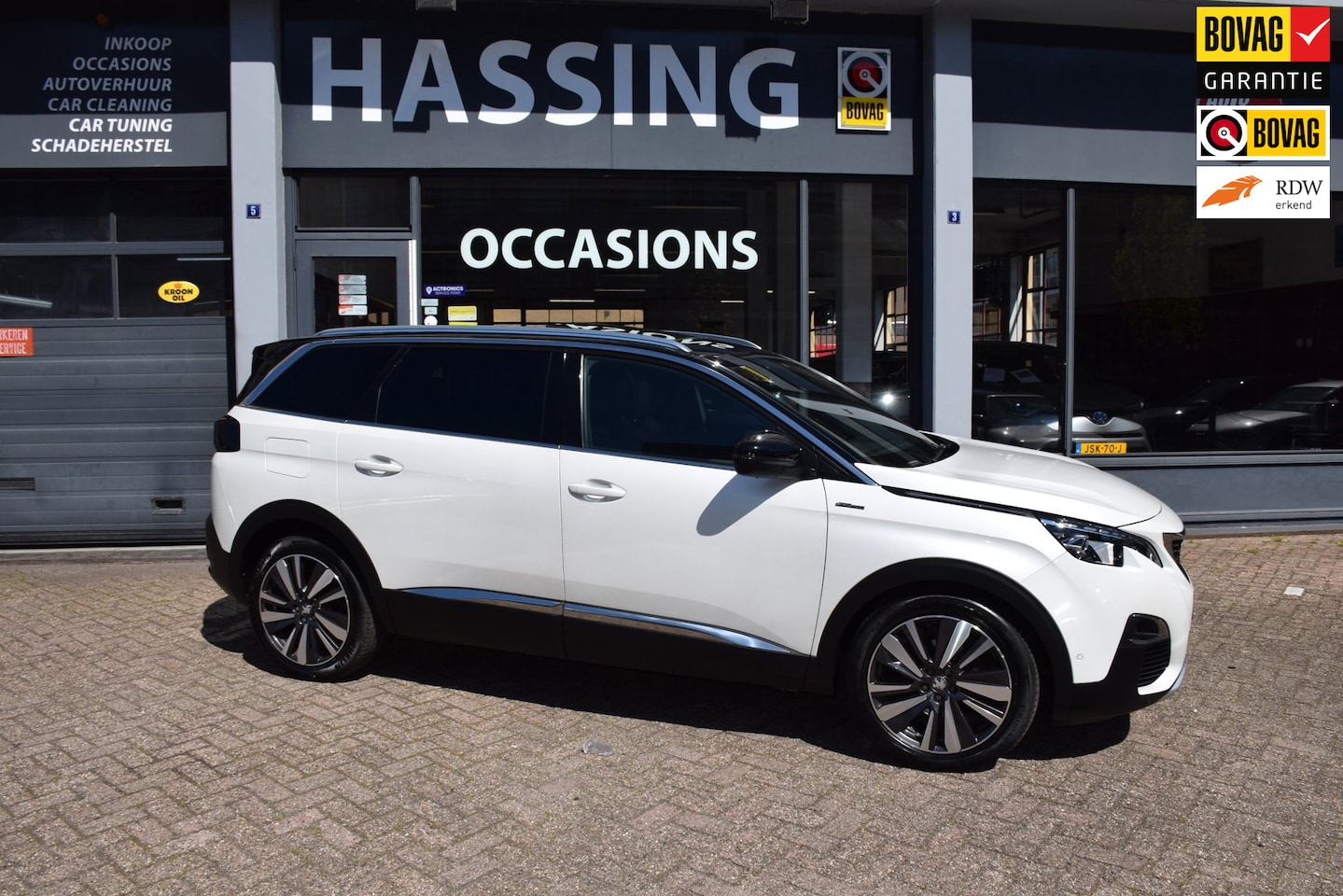 Peugeot 5008 - 1.2 PureTech GT-Line 1.2 PureTech GT-Line ,Pano-dak, Led, Cruise contr. , afneembare Trekhaak, Electr. bediende - AutoWereld.nl