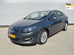 Opel Astra - 1.4 Turbo Cosmo ( SEDAN ) Navigatie | Cruise | Stoel-Stuurverwarming