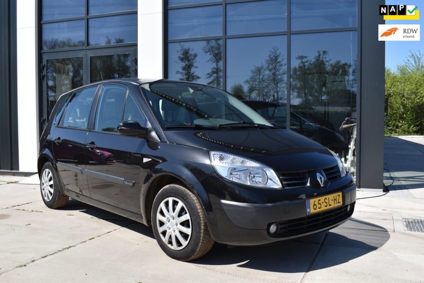 Renault Scénic - 1.6-16V Expression Comfort 1.6-16V Expression Comfort - AutoWereld.nl