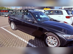 BMW 3-serie Touring - 318d High Executive navi LEER airco
