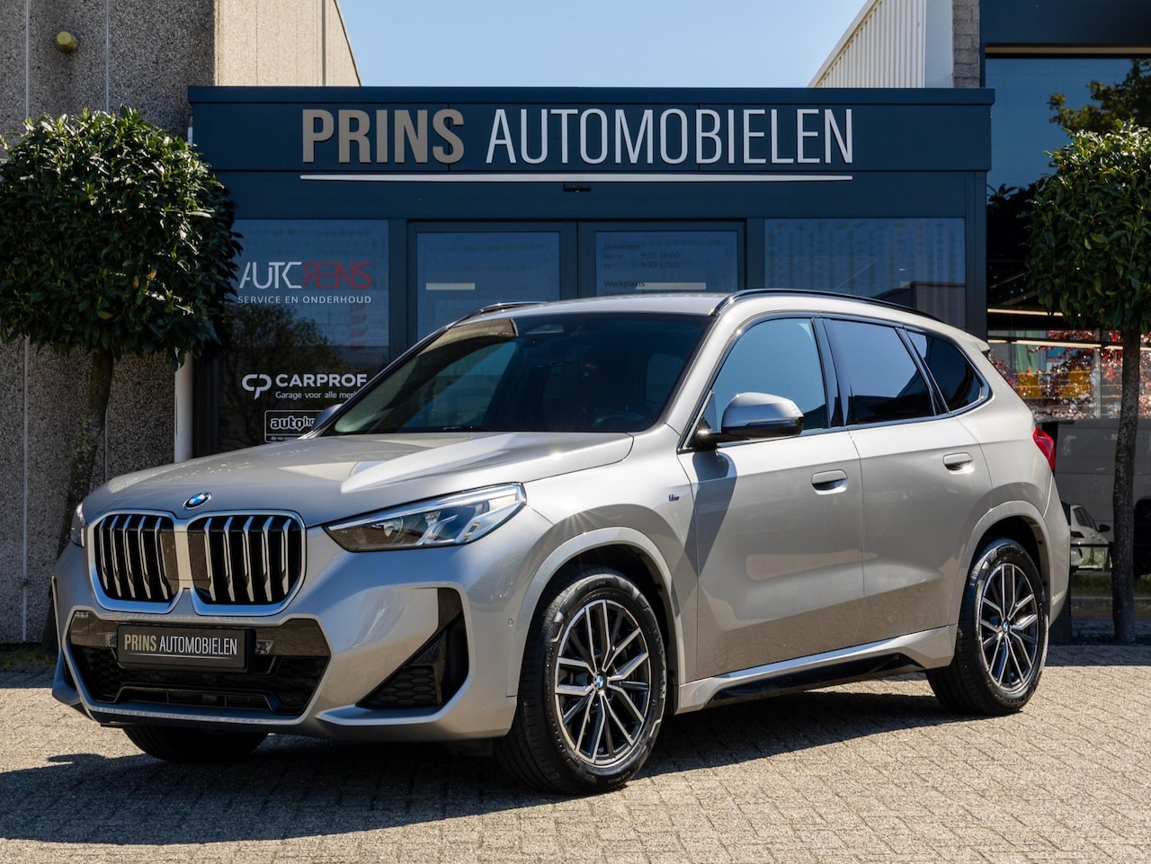 BMW X1 - sDrive20i M-Sport|Sfeer|Trekhaak|1e eig|Nieuwstaat - AutoWereld.nl
