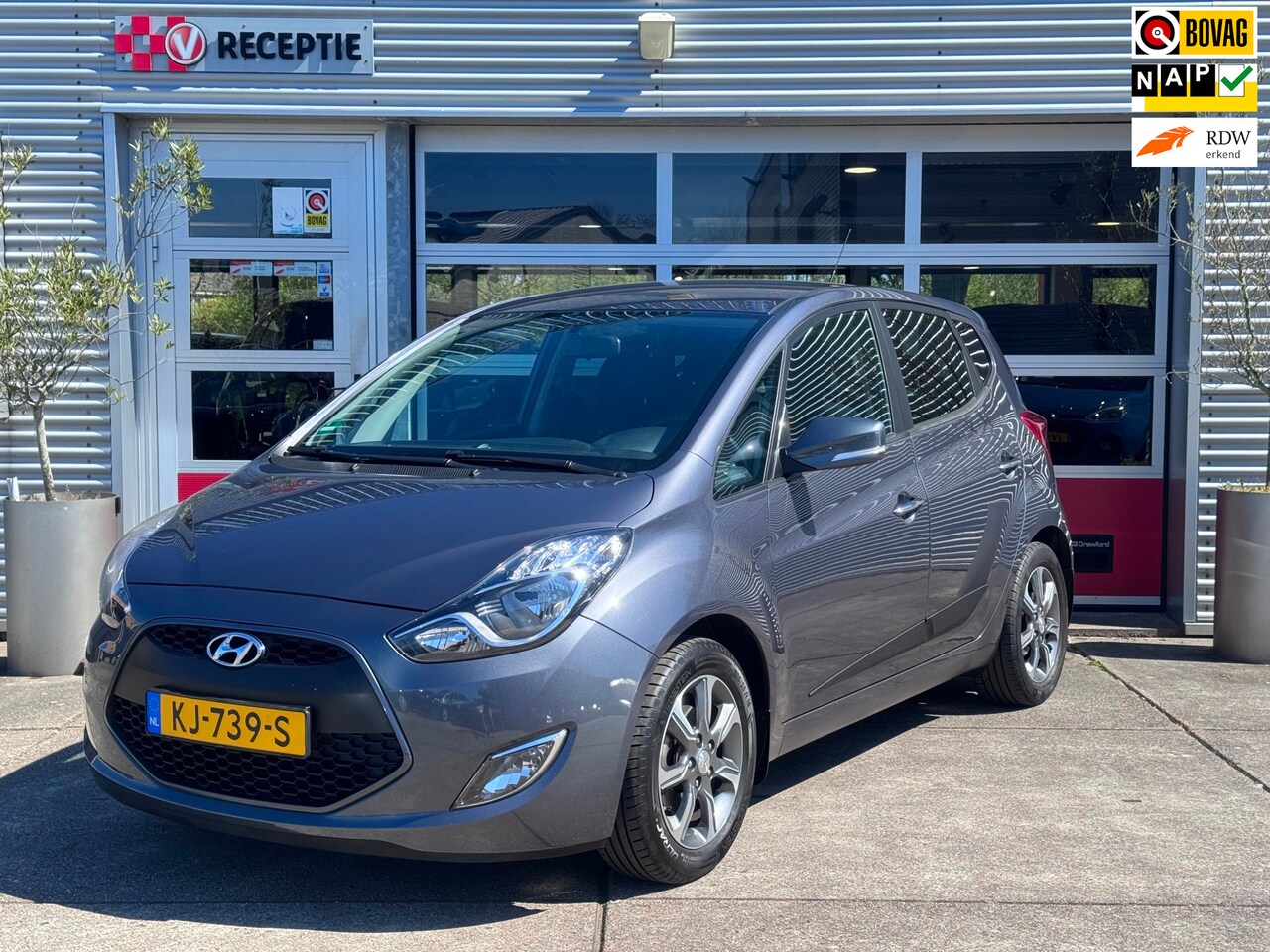 Hyundai ix20 - 1.4i Go! Navi / Camera / Trekhaak / Nieuwstaat! - AutoWereld.nl
