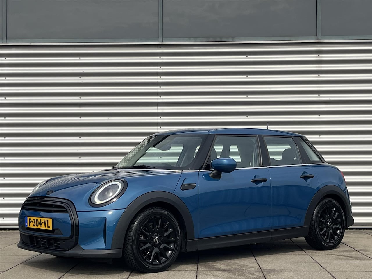 MINI One - Mini 5-Deurs (f55) 1.5 102pk Automaat Business Edition | LENTEDEALS| Navi | Black Pack | L - AutoWereld.nl