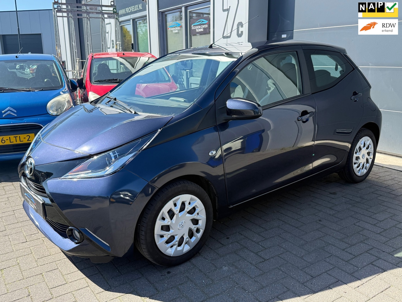 Toyota Aygo - 1.0 AIRCO | PARKCAMERA | ELEKTR PAKKET | NAP | - AutoWereld.nl