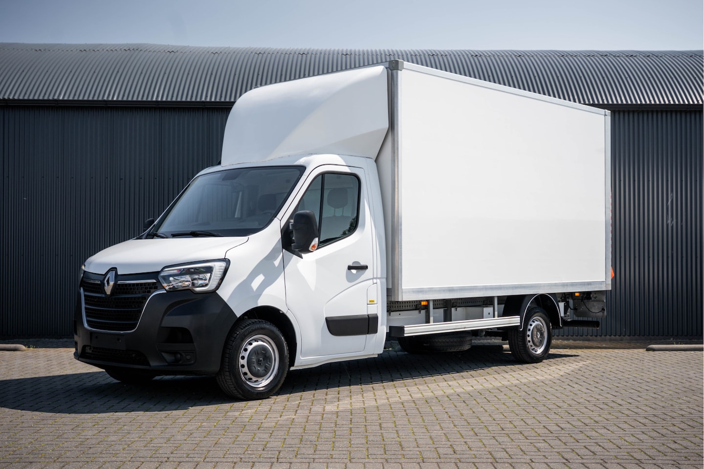 Renault Master - 2.3dCi | Bakwagen met Laadklep | LED | Carplay | Camera | Cruise - AutoWereld.nl
