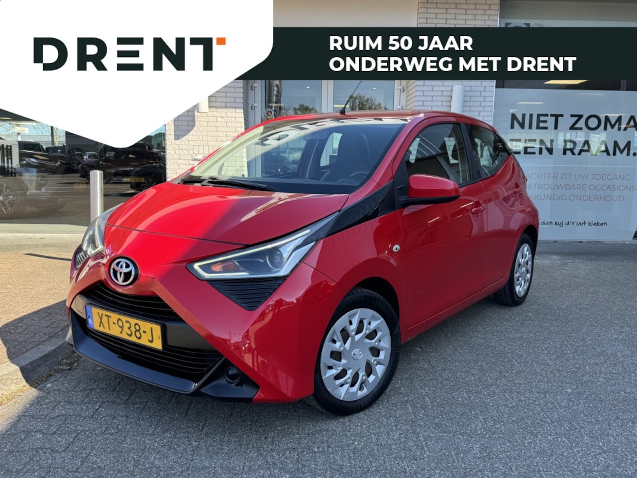 Toyota Aygo - 1.0 VVT-i x-play | Android Auto & Apple Carplay | DAB | Achterui - AutoWereld.nl