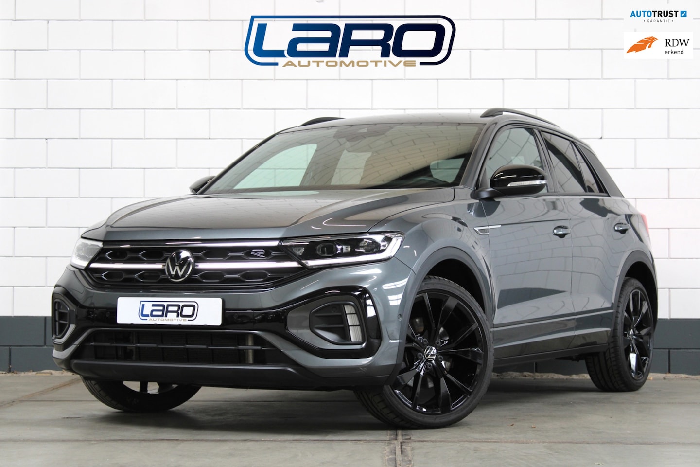 Volkswagen T-Roc - 1.5 TSI 3x R-Line | IQ.Lights Virtual Trekh. Cam CarPlay ACC - AutoWereld.nl