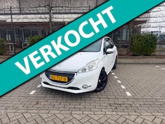 Peugeot 208 - 1.2 VTI AIRCO CRUISE CONTROL APK STOELVERWARMING ZWARTE VELGEN BLACK EDITION