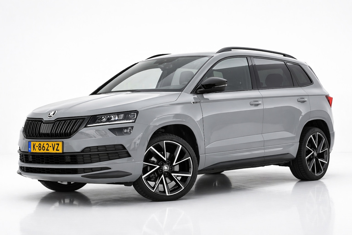 Skoda Karoq - 1.5 TSI ACT Sportline | CAMERA | NAP | STOELVERWARMING | APPLE CARPLAY | ANDROID AUTO - AutoWereld.nl